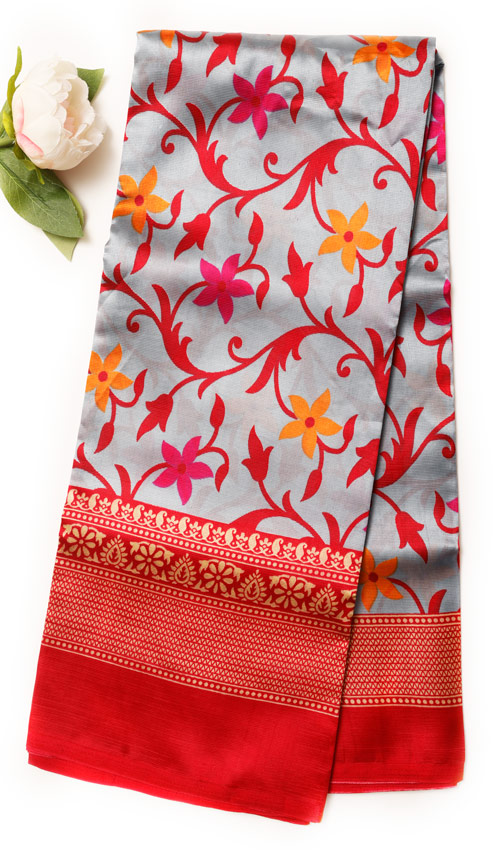 Pretty Floral Printed saree 