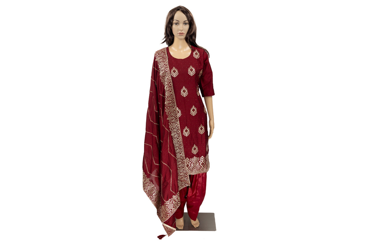 Alluring Maroon Punjabi suit