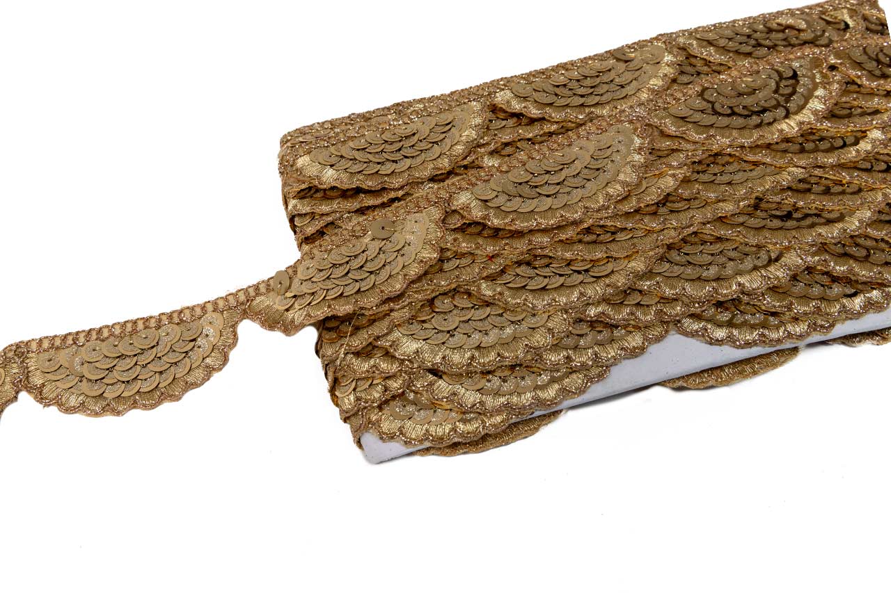Oval Cut lace with sequence pattern