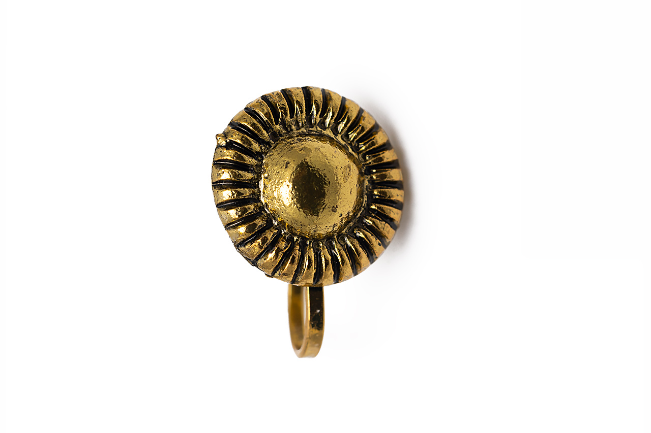 Round Designer Nose Pin