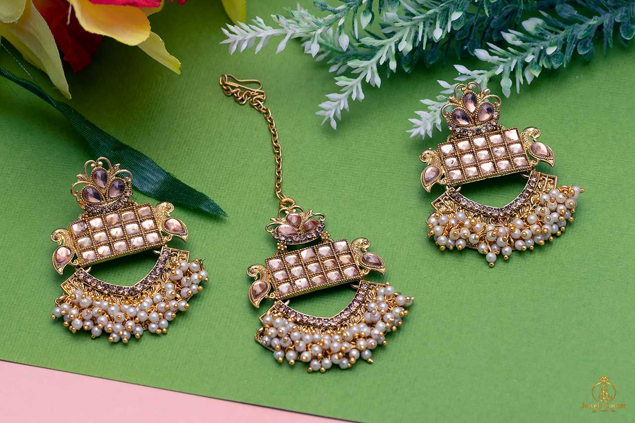 Golden Kundan Tikka Earring Set