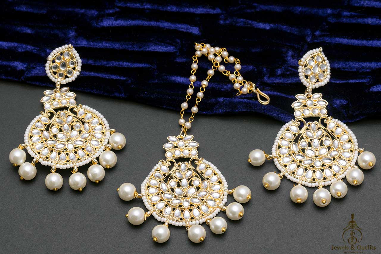 Round finish tikka earring set