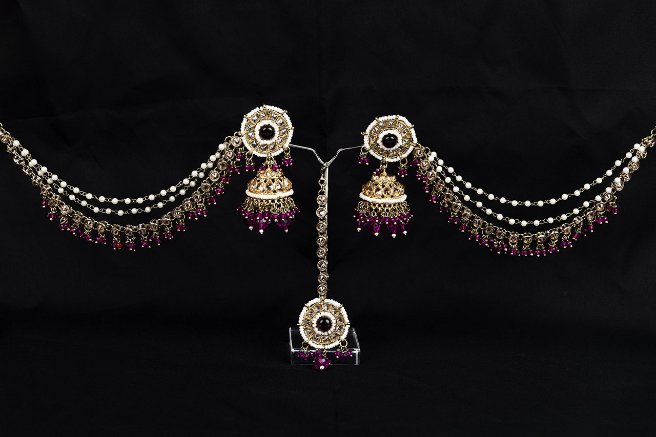 Astonishing Earring tikka with Sahara