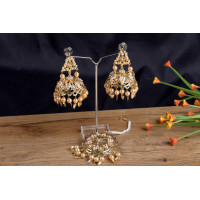 Jadau jhumki with tikka