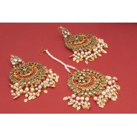 Awesome Kundan Tikka Earring Set