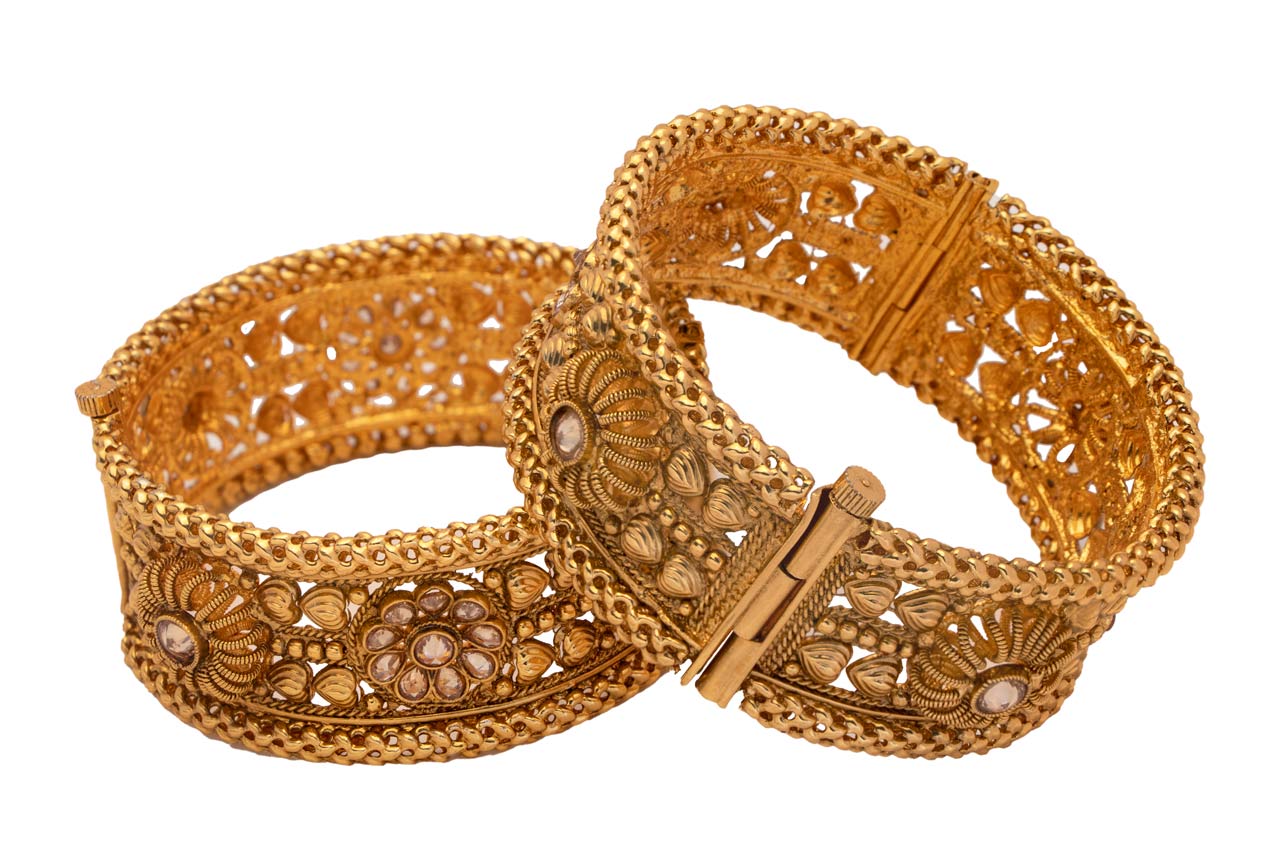 Golden pattern Screw bangles