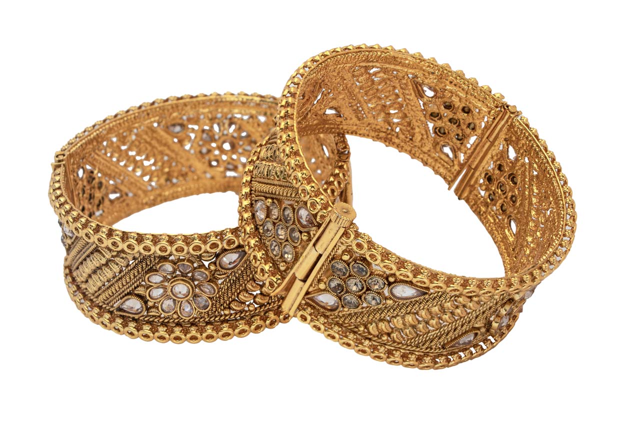 Bangles with Kundan pattern 