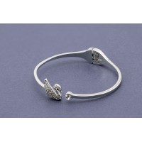 Stunning Swan Pattern Silver Bracelet