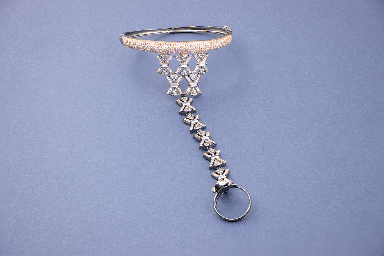  Hand bracelet with finger ring