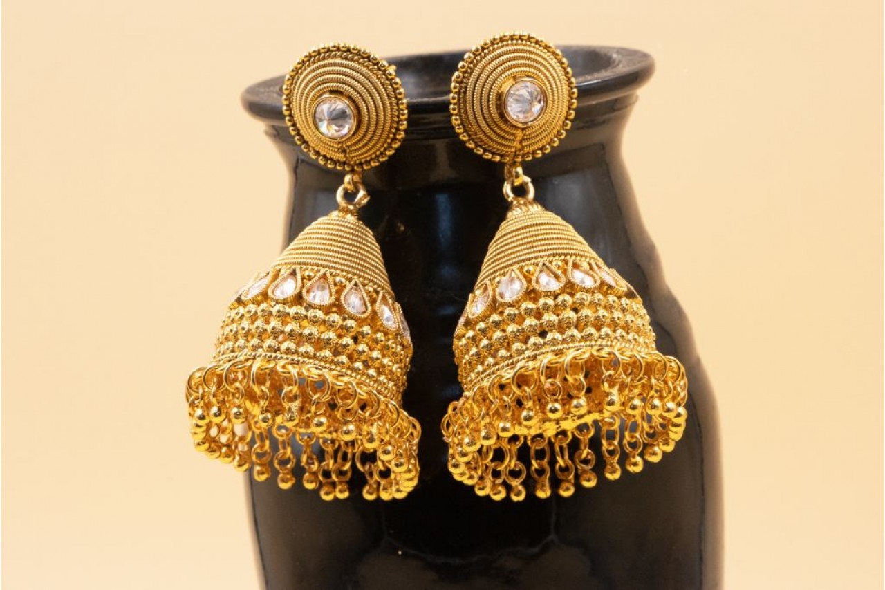 Jumki with white pearl drop