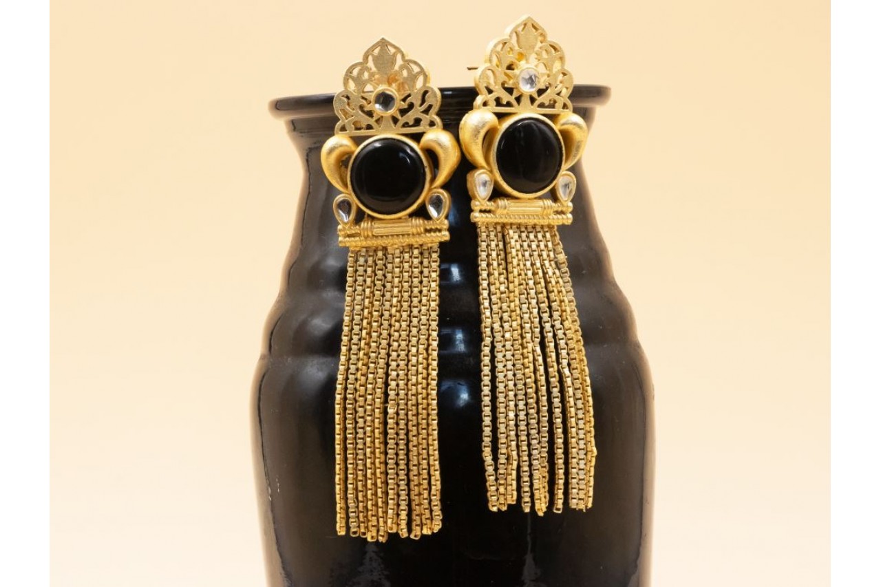 earring with matte finish