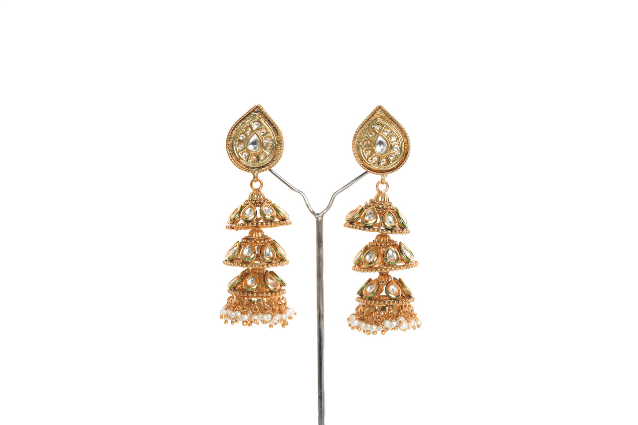 Rich quality kundan earring