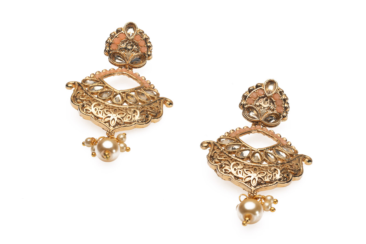 Antique golden color earring