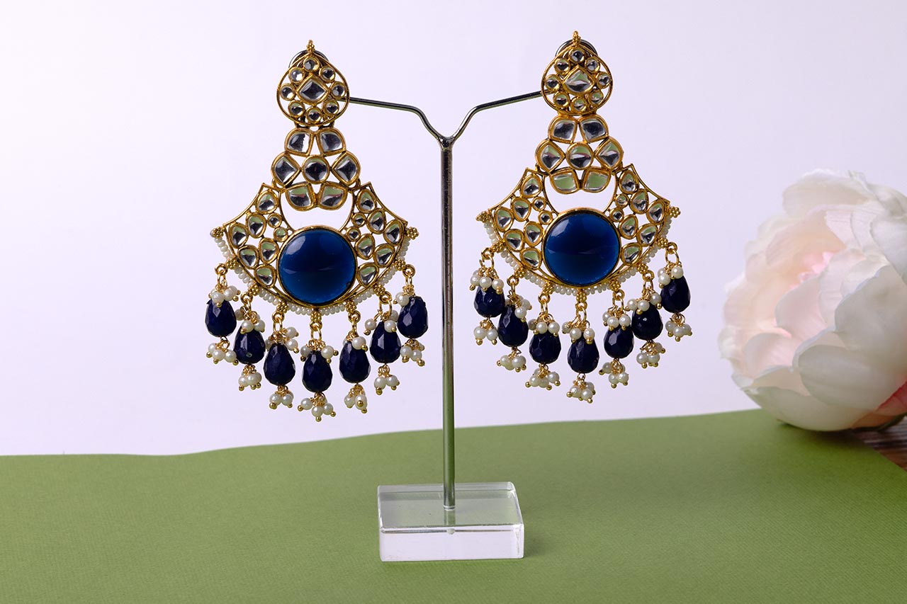 Attractive chandbali pattern with drops (2 colours)