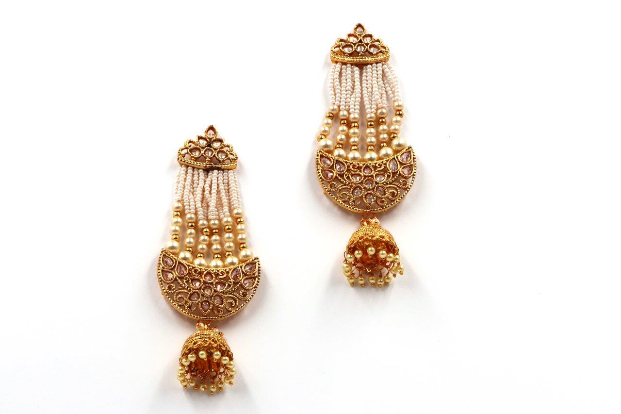 Kundan earring with bead layers