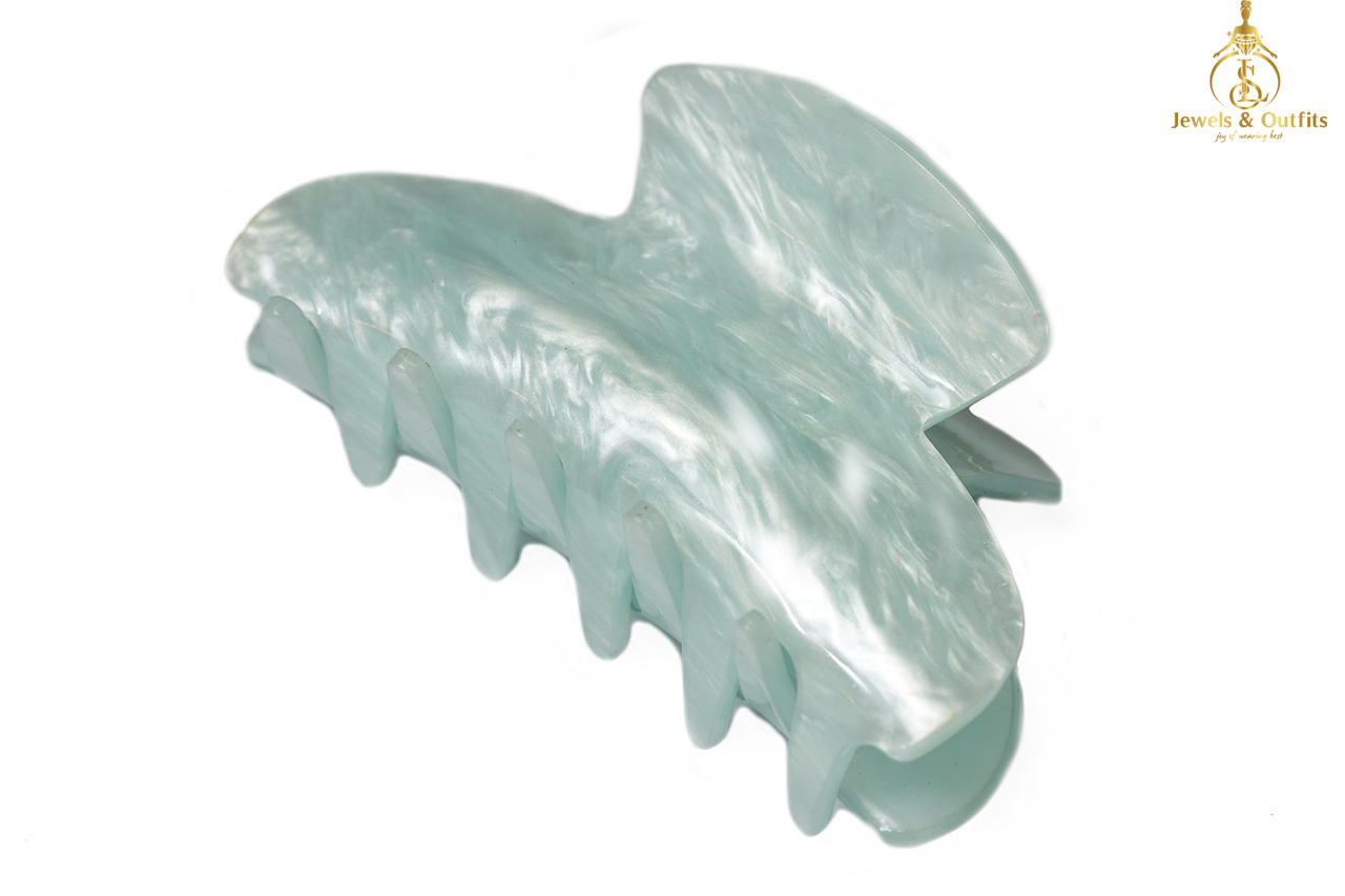 Shiny oversized hair claws