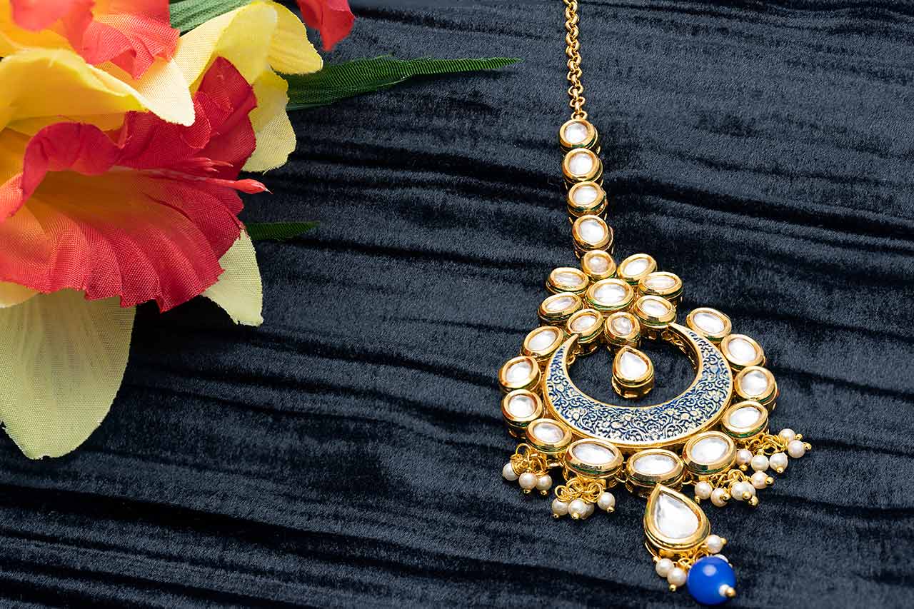 Maang Tikka with meenakari work