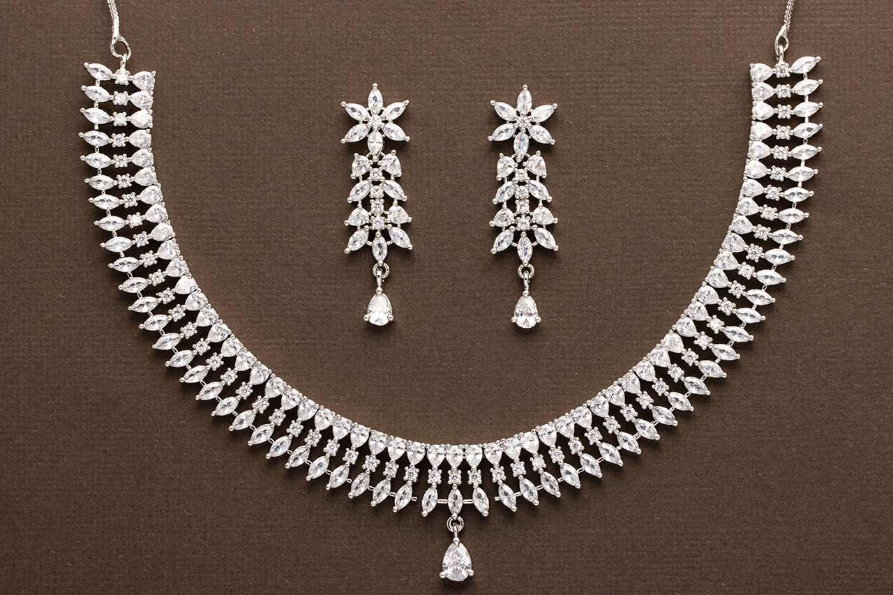 Silver plated AD necklace 