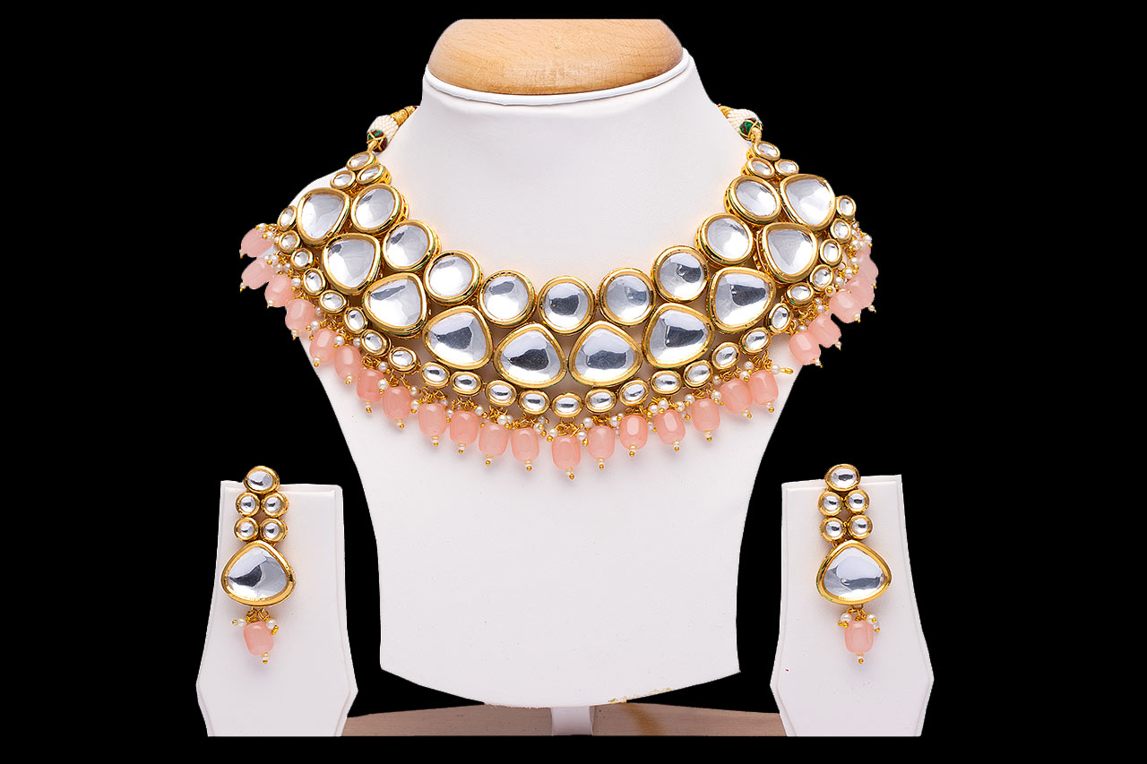 Graceful broad Kundan Choker 