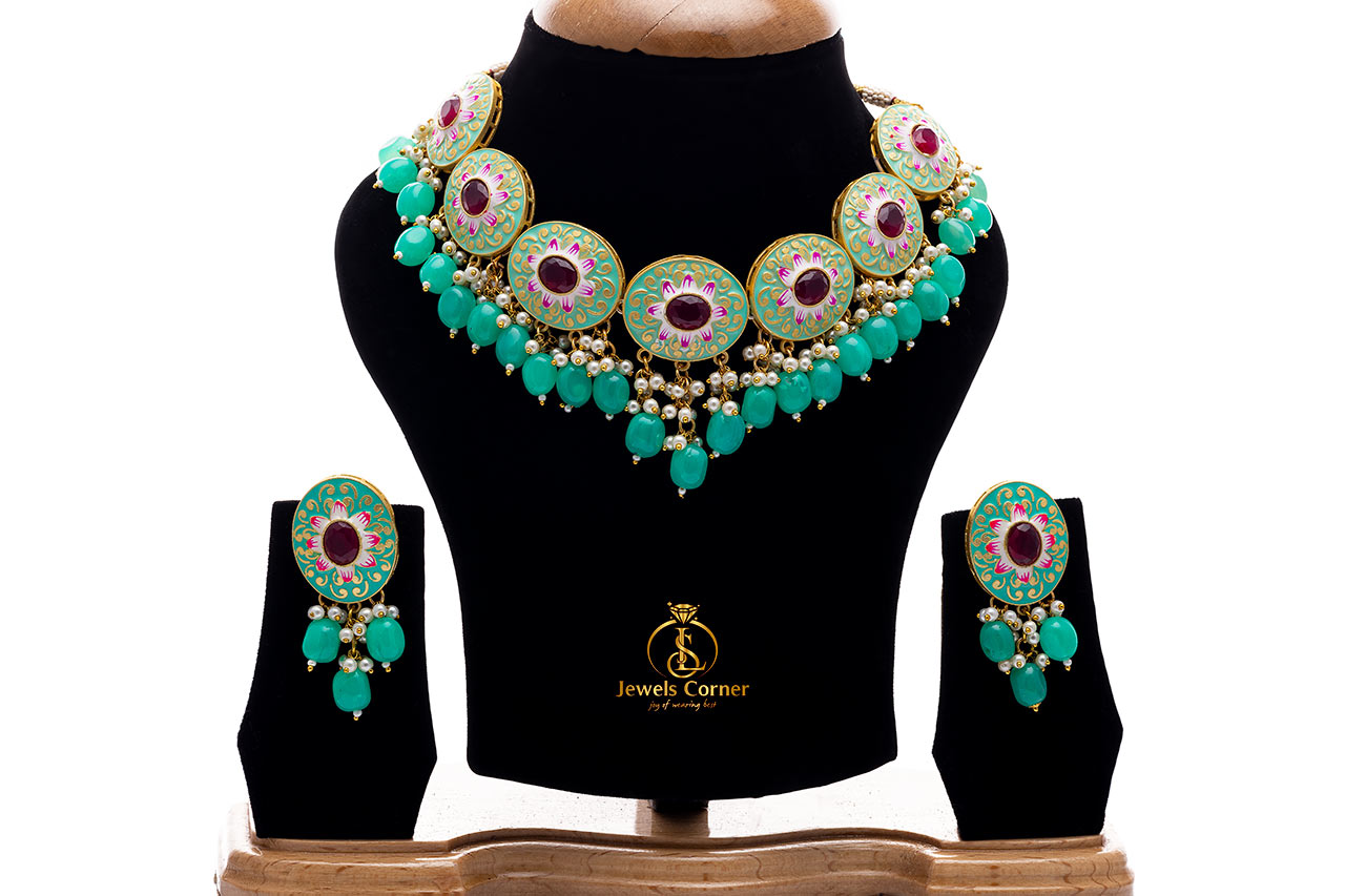 Peacock pattern necklace 
