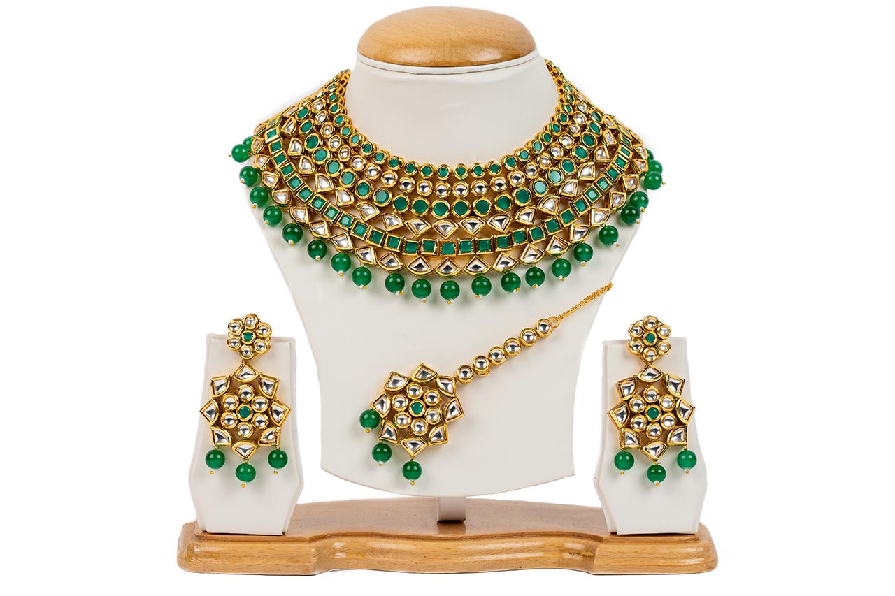Phenomenal Look Golden Necklace