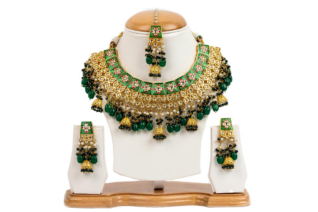 Alluring Green Rich Kundan Necklace 