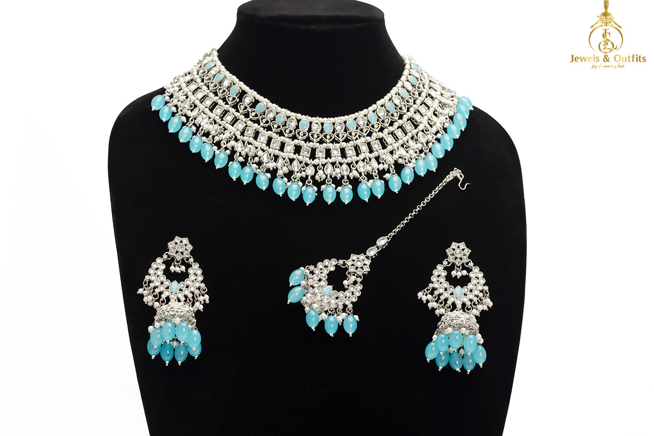Pretty Sky blue Silver Choker