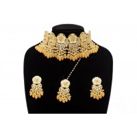 Dazzling Pearl Necklace