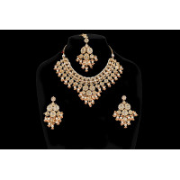 Luxurious Peach Kundan Necklace 