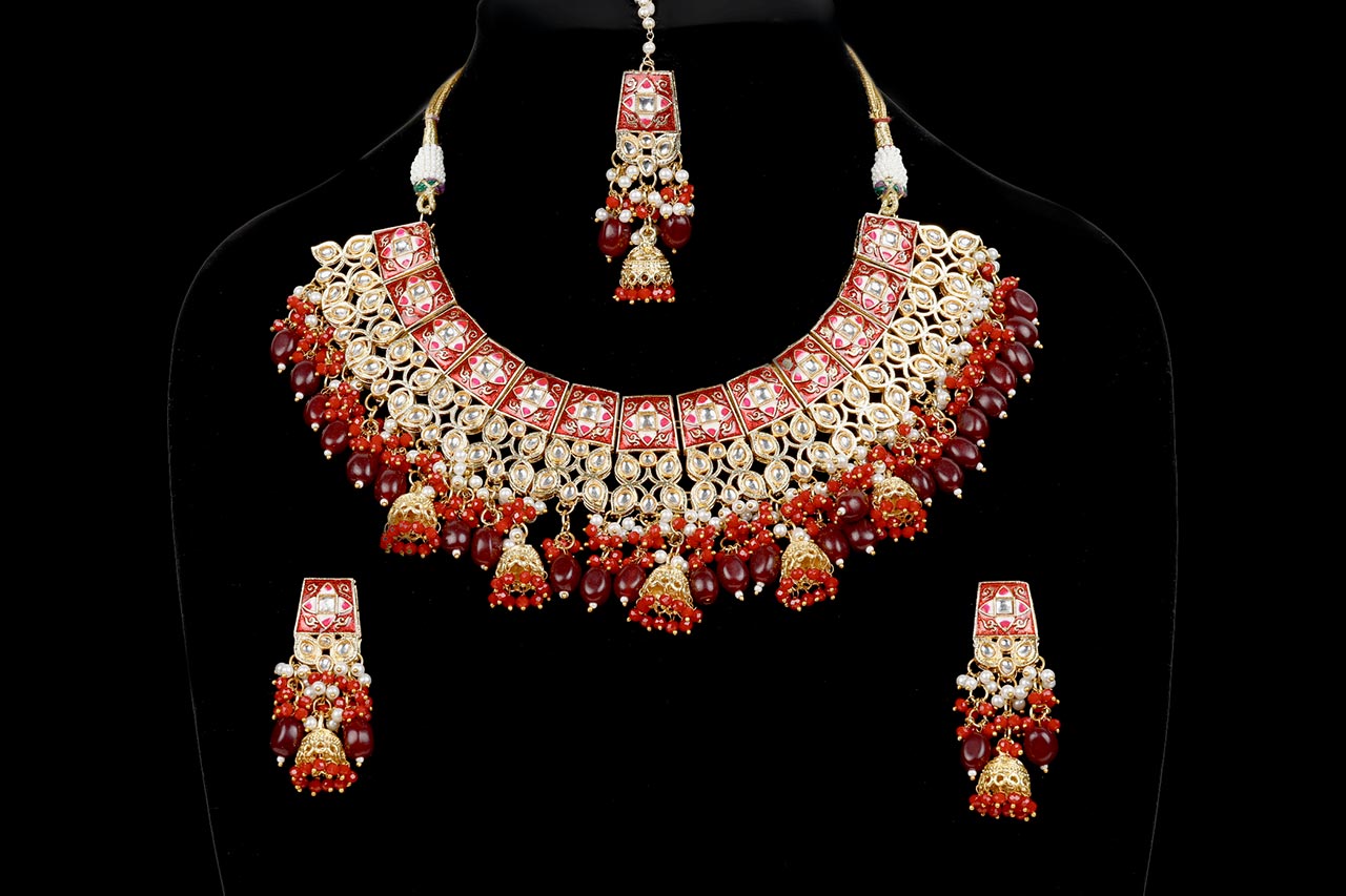 Alluring Red Rich Kundan Necklace 