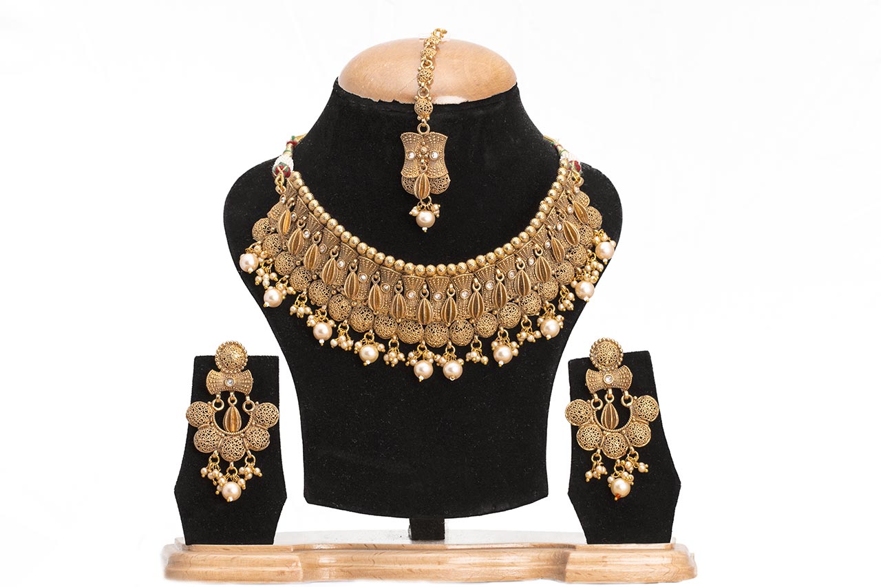 Traditional necklace/Choker