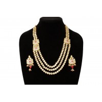 Lavishly embellished Kundan necklace