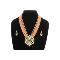 Attractive kundan pendant necklace (2 colours)