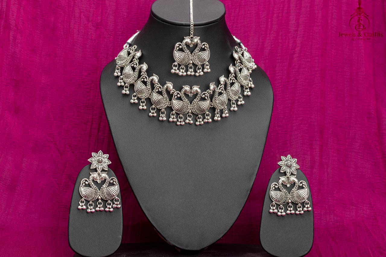 Astonishing silver Necklace