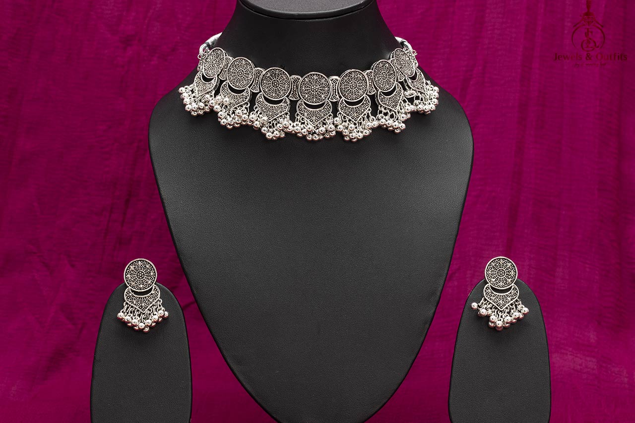 Astonishing silver Necklace