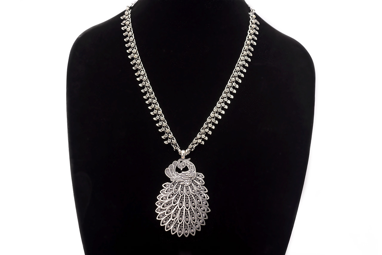 Stunning Peacock Pattern Pendent