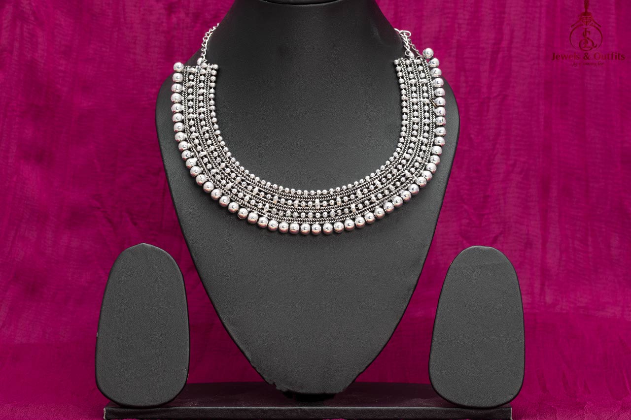 Trendy Silver Necklace