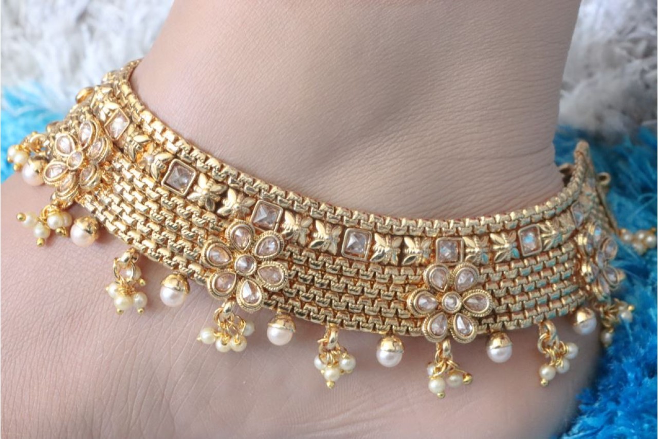 Golden bridal anklets 