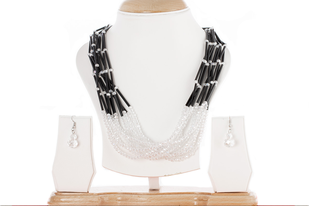 Pipe pattern Bead Necklace