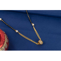 Oval pendent in middle Mangalsutra