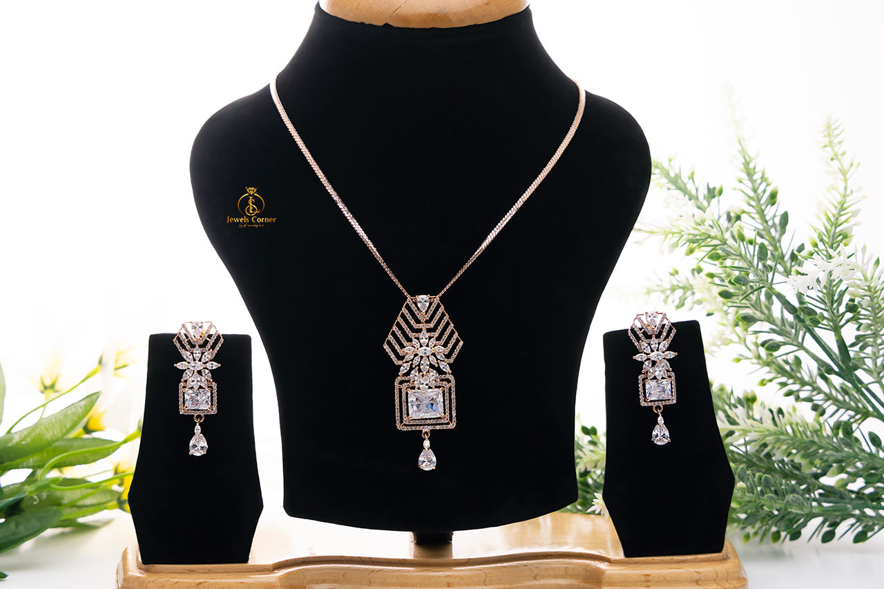 Unique Pattern pendant set