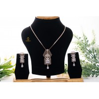 Unique Pattern pendant set