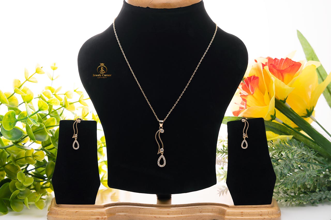 Tiny Rose gold pendant set