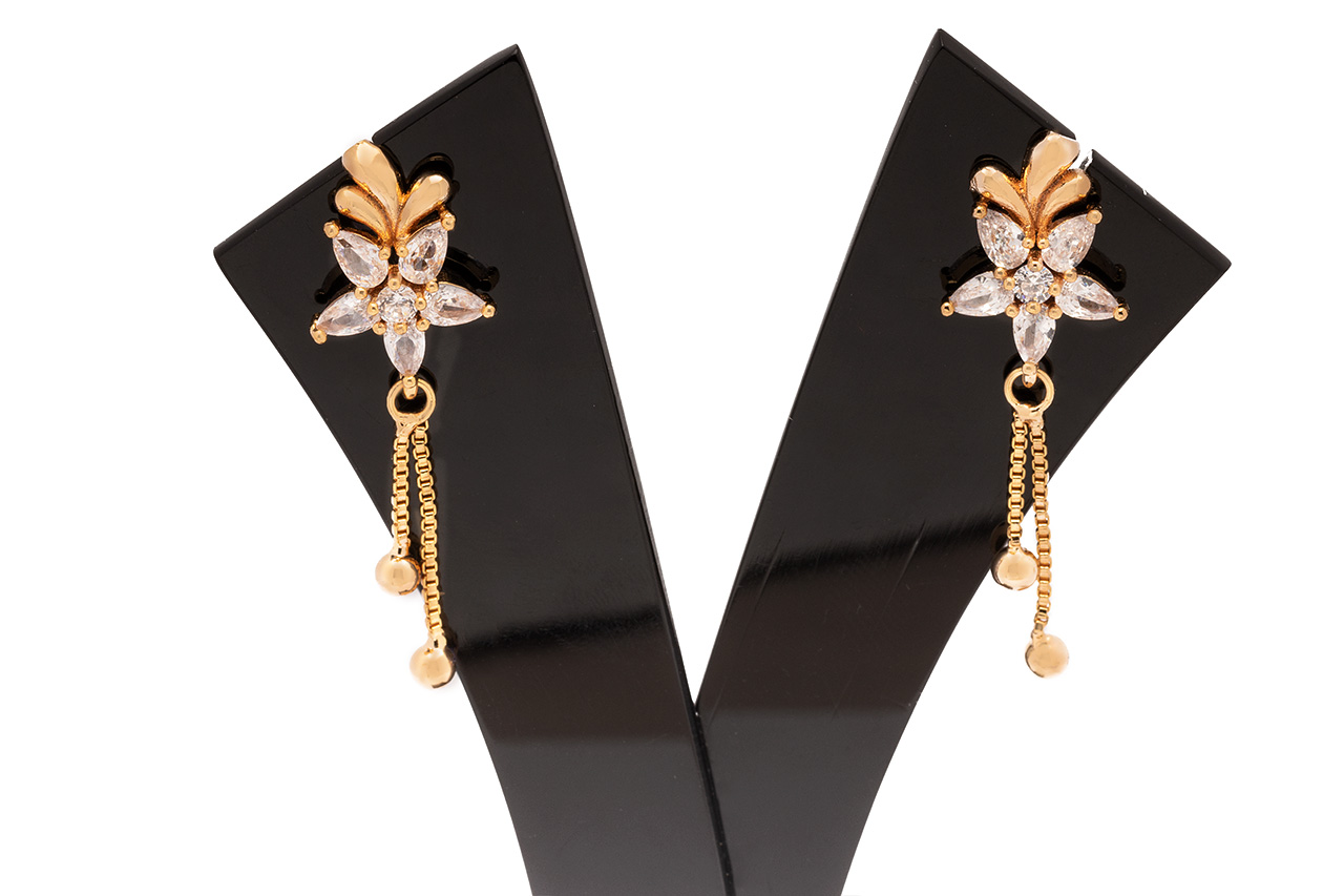 Tassel drop with flower pattern