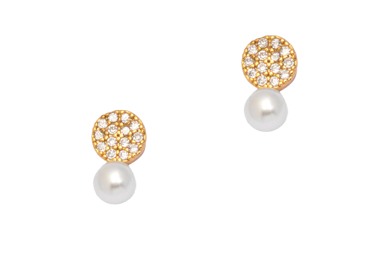 Stunning AD studs with little pearl